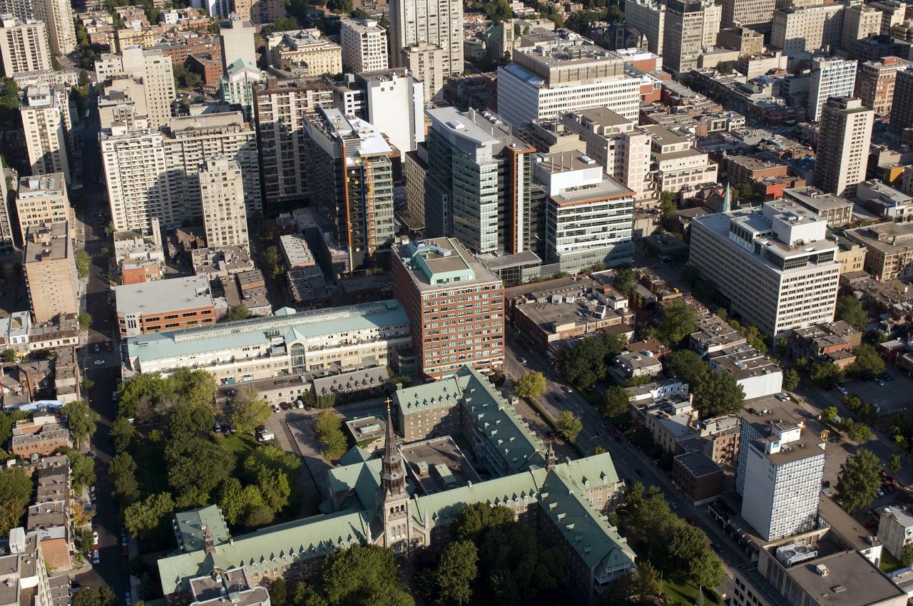 The Grey Nuns Residence By Concordia University มอนทรีอัล ภายนอก รูปภาพ