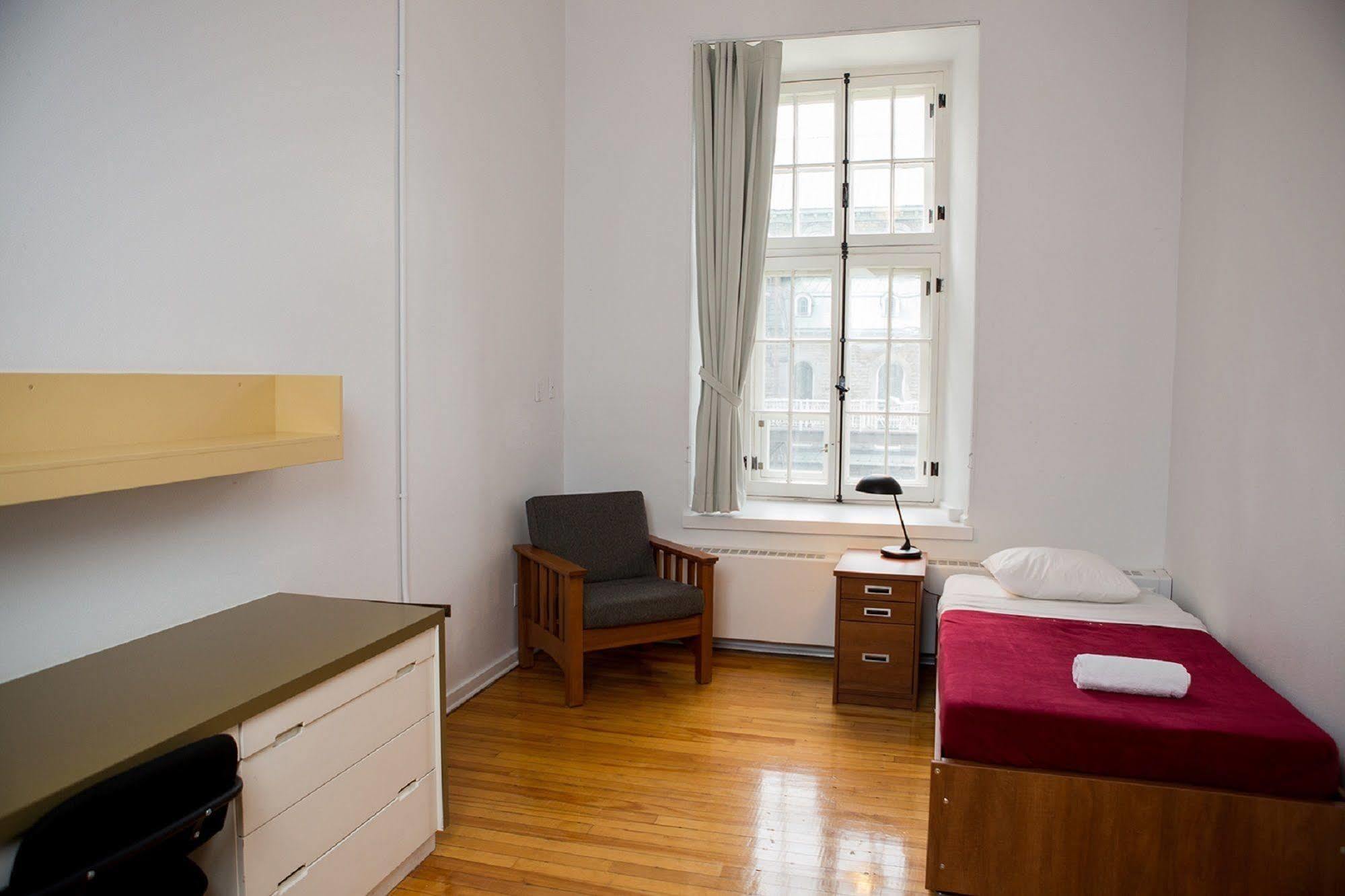 The Grey Nuns Residence By Concordia University มอนทรีอัล ภายนอก รูปภาพ