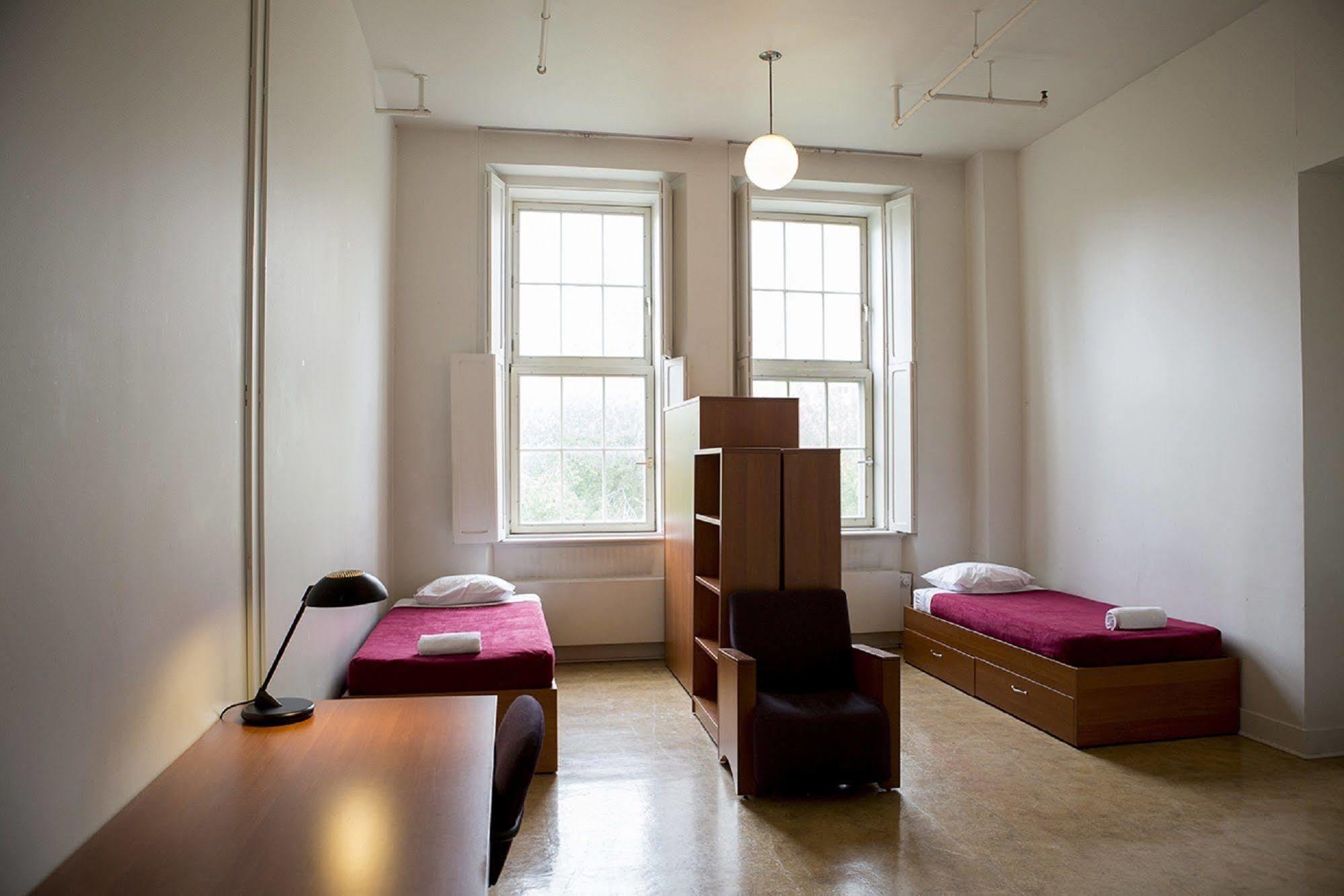 The Grey Nuns Residence By Concordia University มอนทรีอัล ภายนอก รูปภาพ