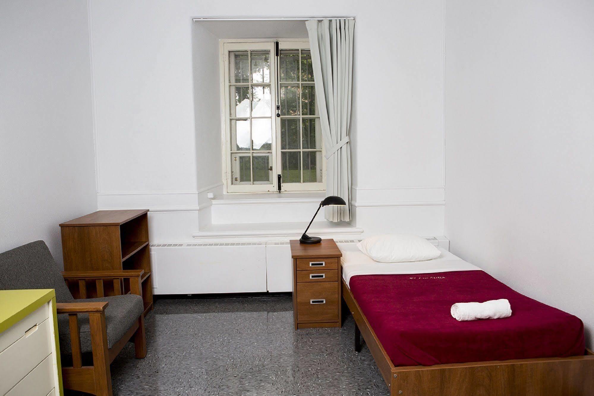 The Grey Nuns Residence By Concordia University มอนทรีอัล ภายนอก รูปภาพ