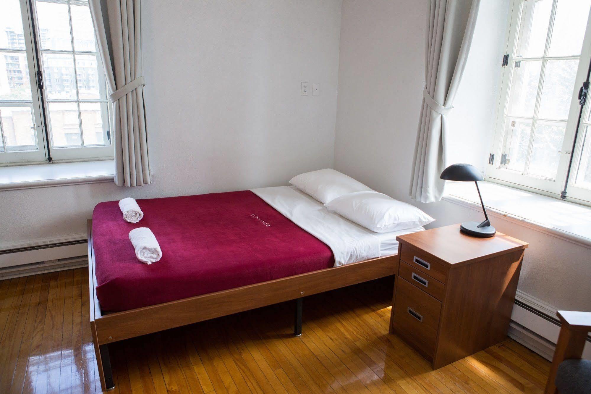 The Grey Nuns Residence By Concordia University มอนทรีอัล ภายนอก รูปภาพ