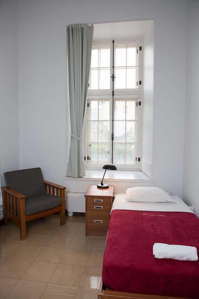 The Grey Nuns Residence By Concordia University มอนทรีอัล ภายนอก รูปภาพ